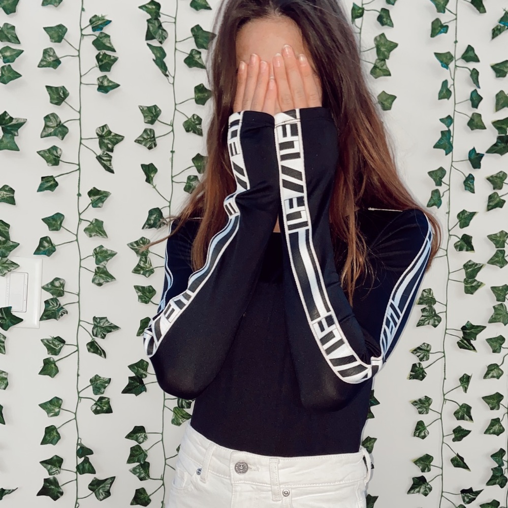 🔆LF long sleeve tight black shirt